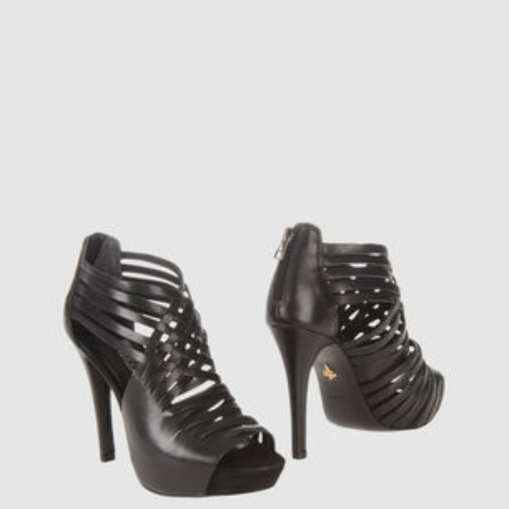 Pour la Victoire, strappy bootie heels, black, 7